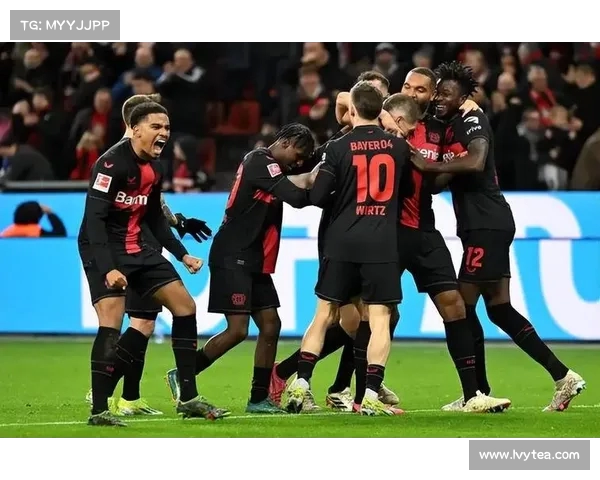 德甲联赛爆冷:传统强队纷纷失利,黑马崭露头角引发热议 德甲联赛爆冷:传统强队纷纷失利,黑马崭露头角引发热议